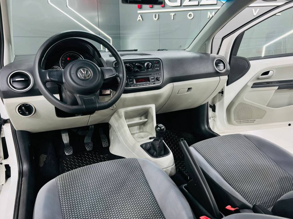 Volkswagen Up 1.0 tsi total flex 12v 5p    2017