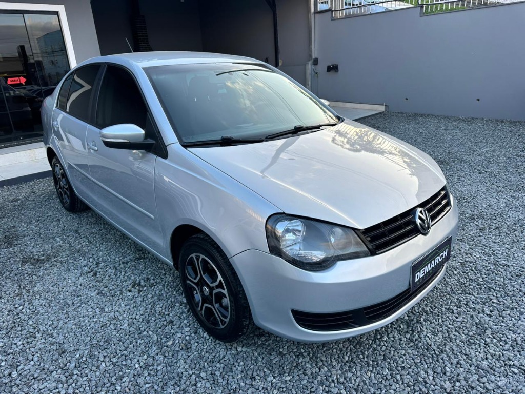Volkswagen Polo Sedan    2014
