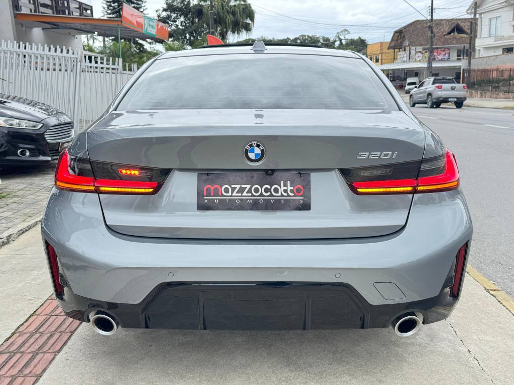 BMW 220i 2.0 16v    2023