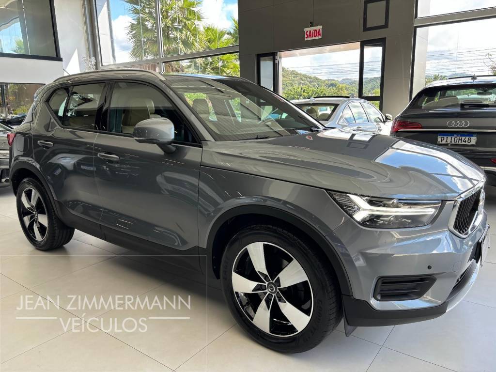 Volvo XC40 T-5 MOMENTUM 2.0 252cv AWD    2019