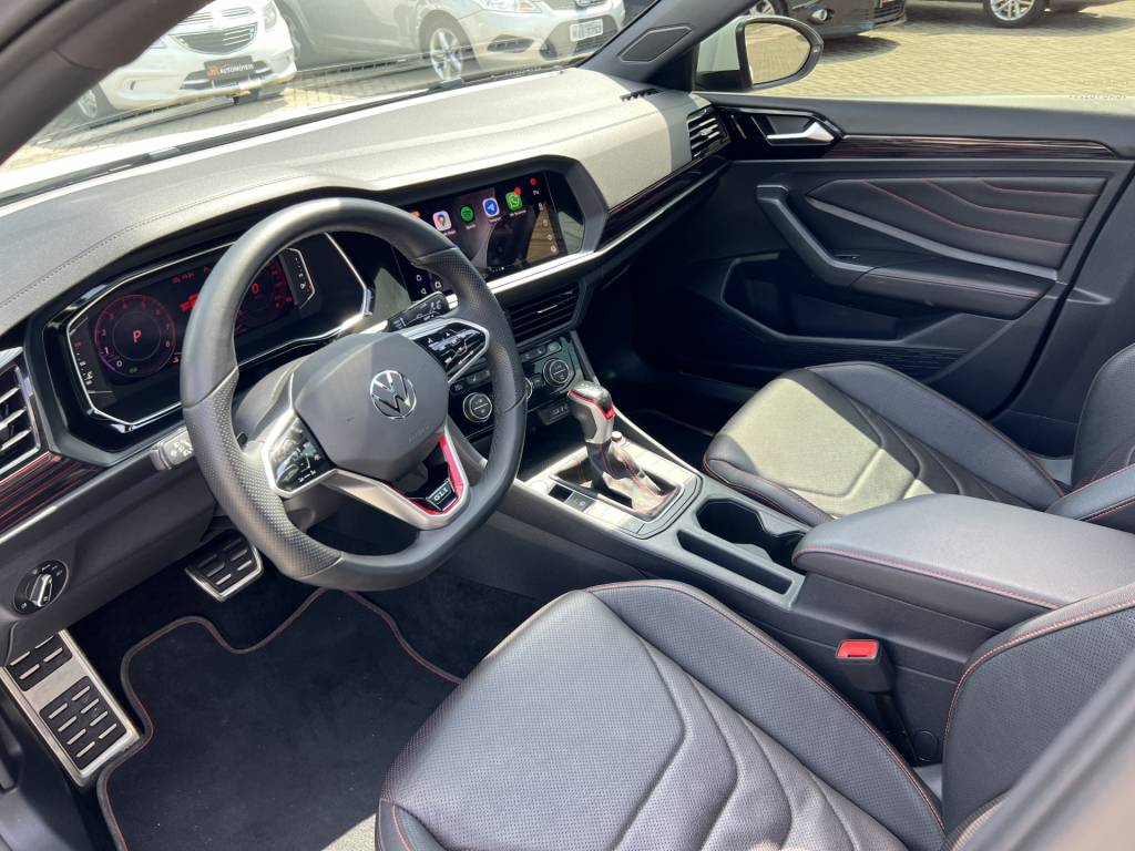 Volkswagen Jetta 2.0 16v 4p aut.    2023