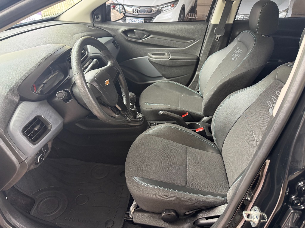 Chevrolet Onix 1.0 joy black    2021