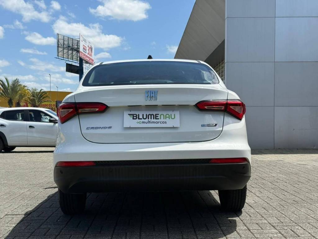 Fiat Cronos /  drive 1.3    2024