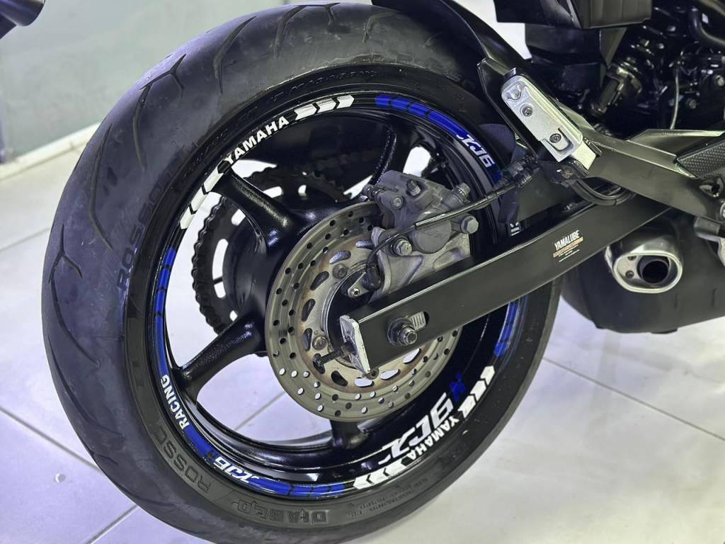 Yamaha XJ6 N abs    2018