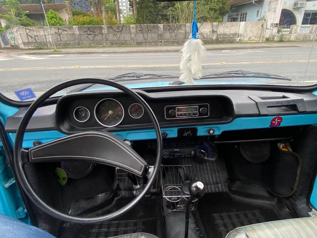 Volkswagen Brasília Placa preta    1975
