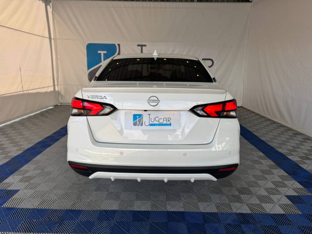 Nissan Versa 1.6 16v flex exclusive xtronic    2025