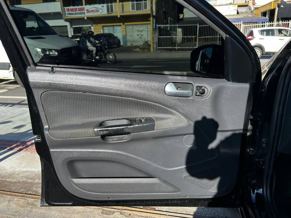 Volkswagen Gol 1.0 8v    2013