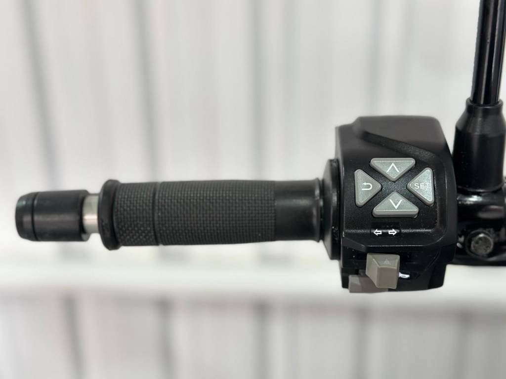 KTM Duke 390 abs    2023