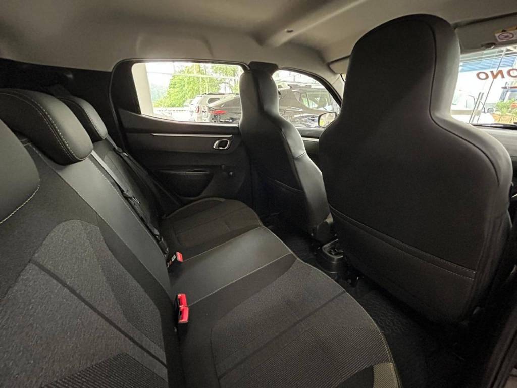 Renault Kwid Outsider 1.0 flex 12v 5p mec.    2025