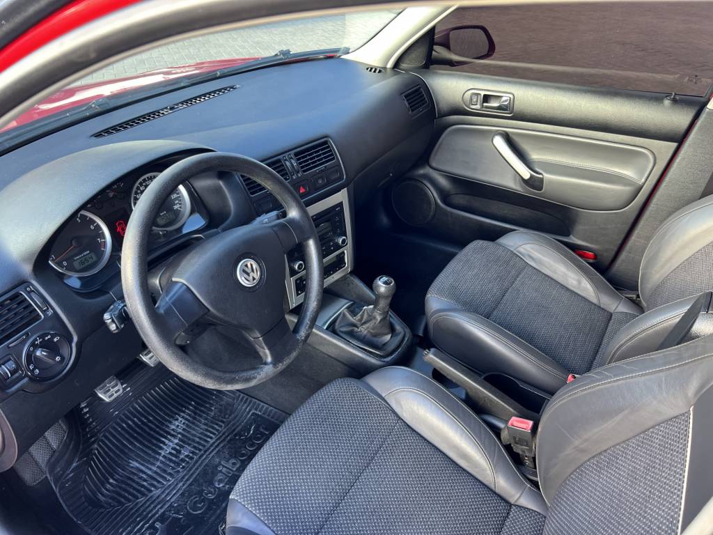 Volkswagen Golf 1.6 mi total flex 8v 4p    2011