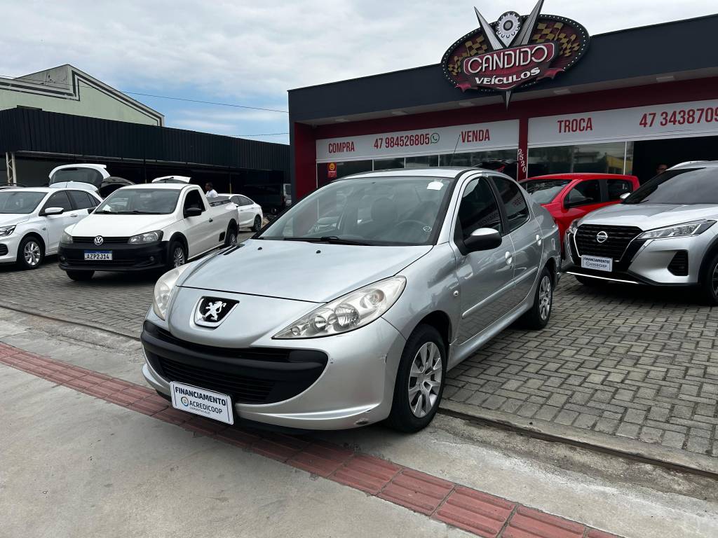 Peugeot 207 1.4 8V    2010