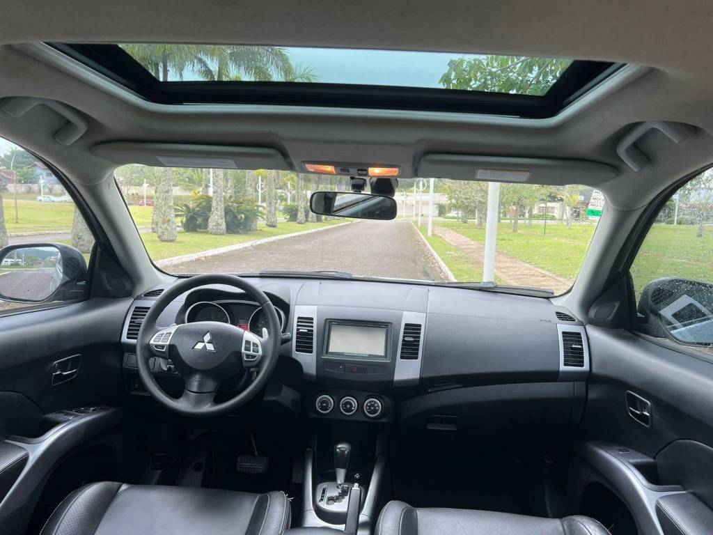 Mitsubishi Outlander 2.0 16v 160cv aut.    2012