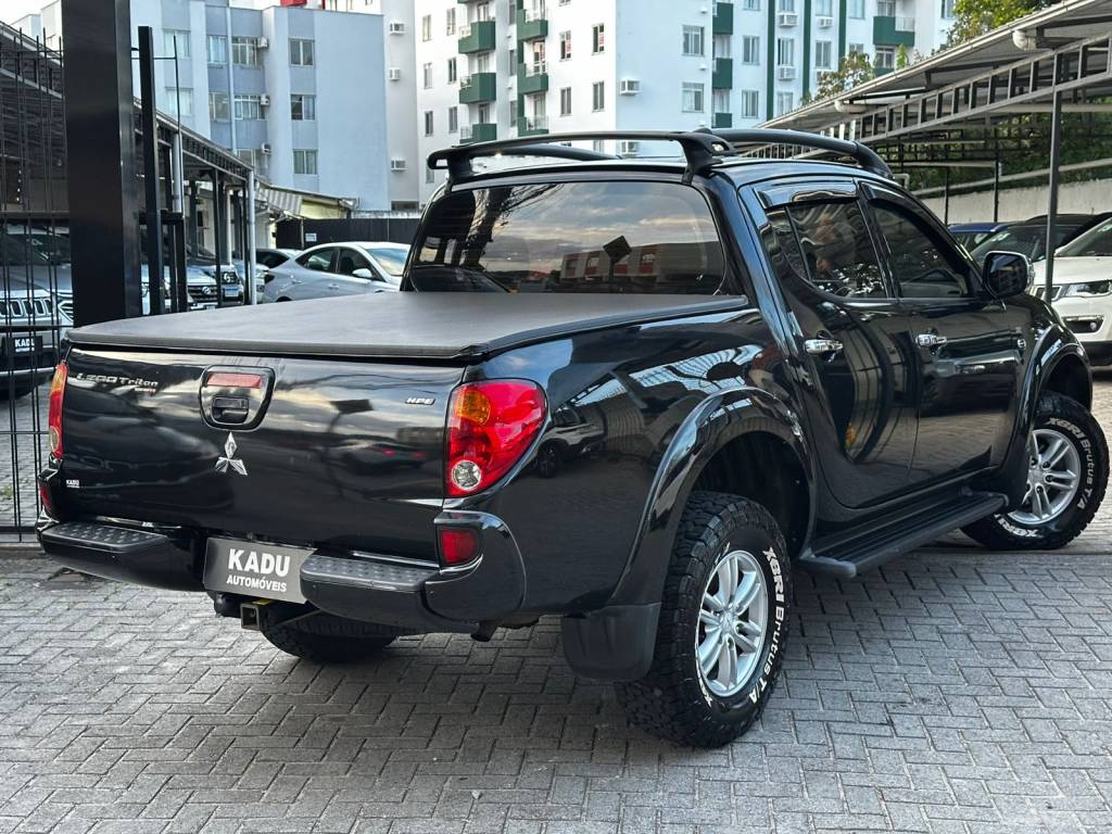 Mitsubishi L200 Triton hpe cd tb int. diesel aut.    2015