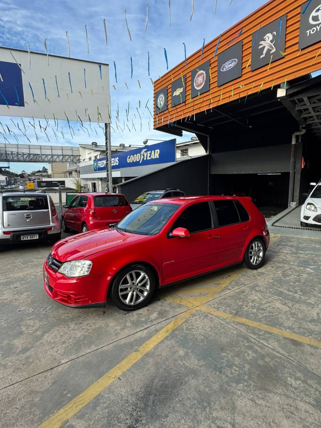 Volkswagen Golf 1.6 8v    2010