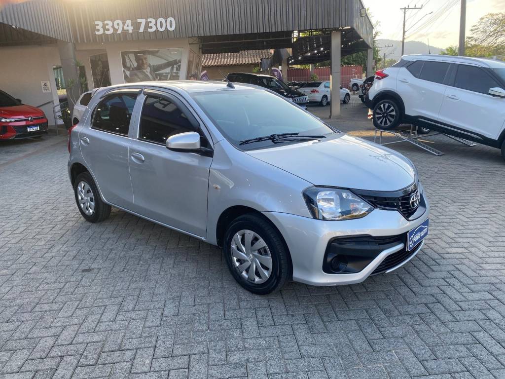 Toyota Etios X 1.3    2019