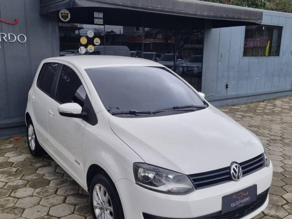 Volkswagen Fox 1.6 MI 8V FLEX 4P MANUAL    2014