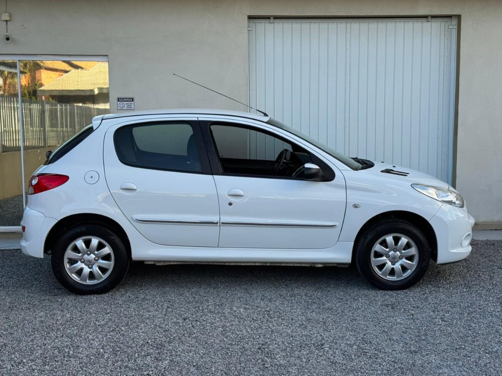 Peugeot 207 Xr sport    2012