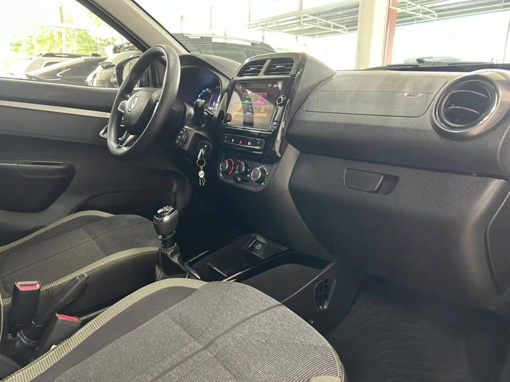 Renault Kwid Outsider 1.0 flex 12v 5p mec.    2025