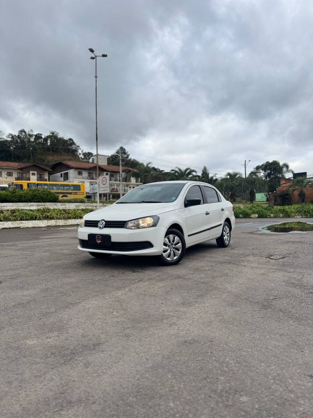 Volkswagen Voyage 1.6 8v    2014