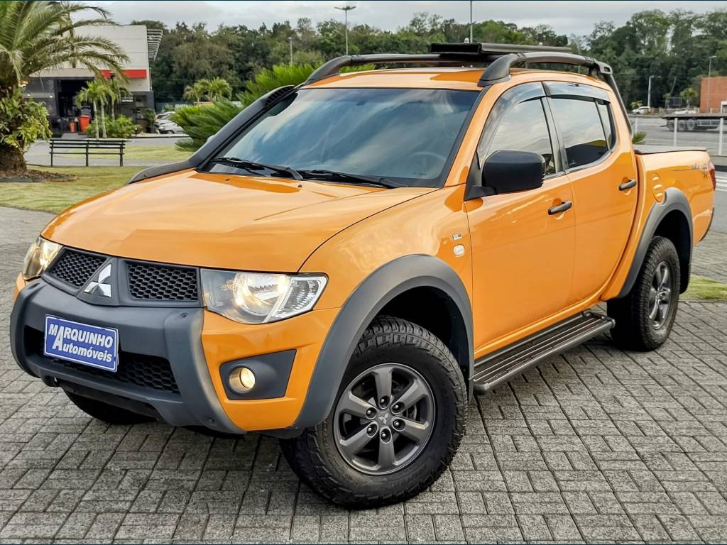 Mitsubishi L200 Savana Off 3.2 4x4    2016