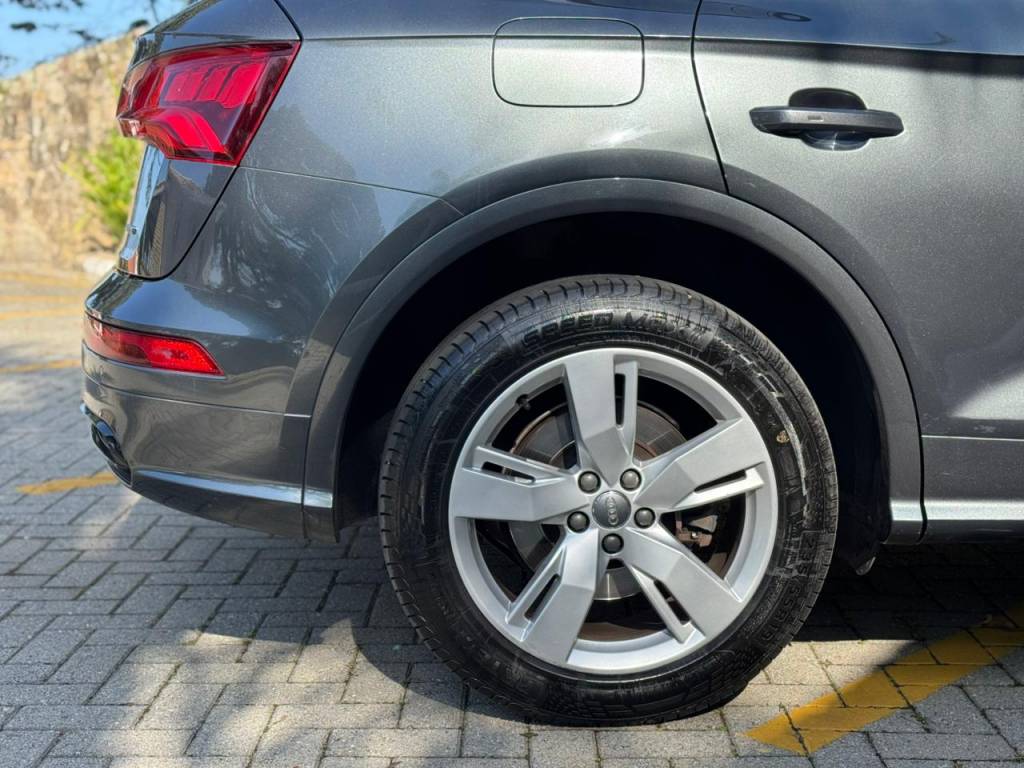 Audi Q5 2.0 tfsi quattro s-tronic    2020