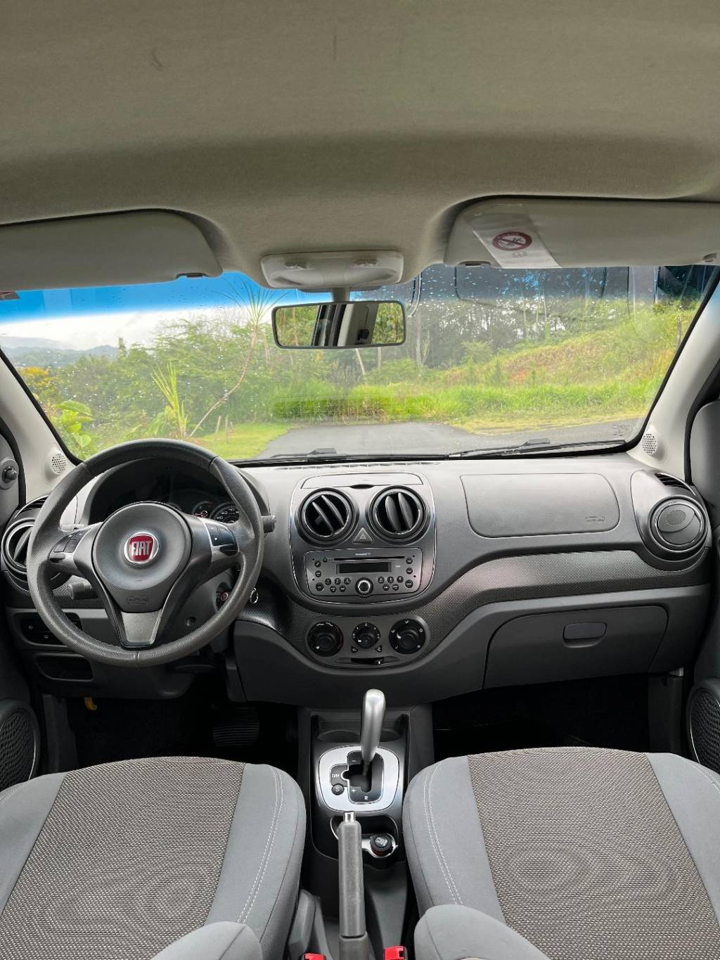 Fiat Palio Essence 1.6 flex 16v 5p    2014