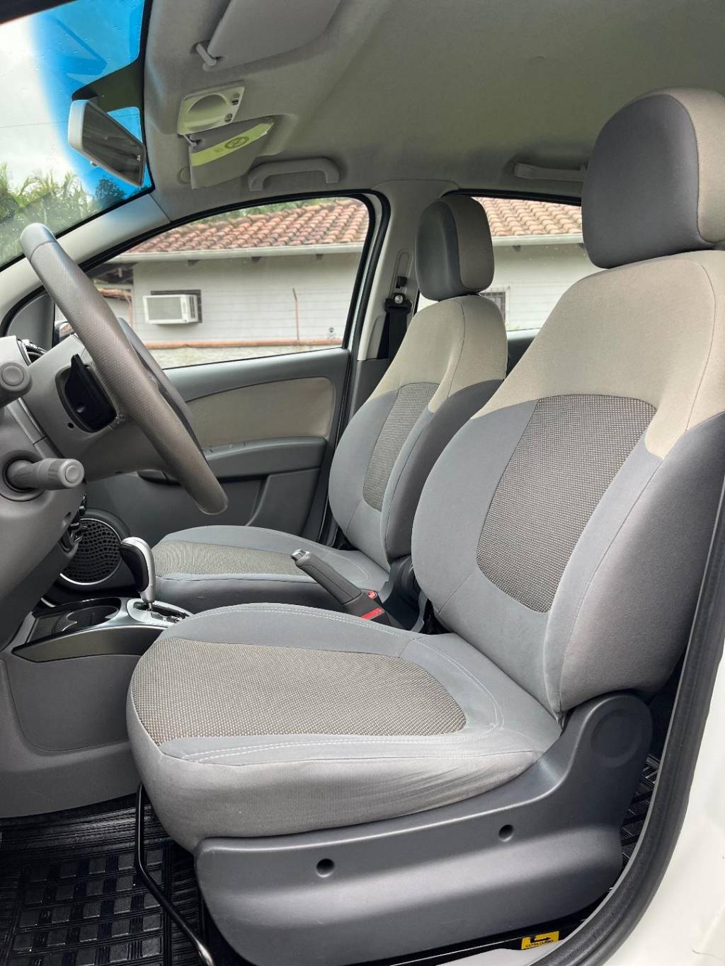 Fiat Palio Essence 1.6 flex 16v 5p    2014