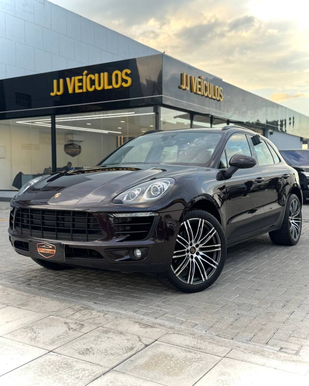 Porsche Macan 2.0 Turbo    2018