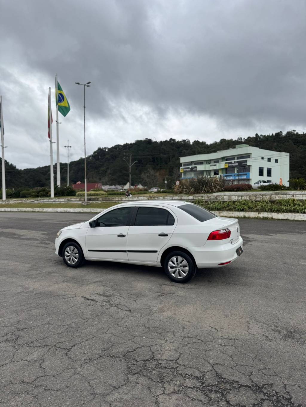 Volkswagen Voyage 1.6 8v    2014