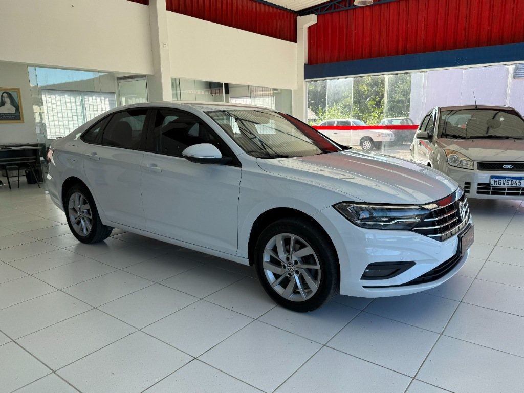 Volkswagen Jetta Comfortline    2019
