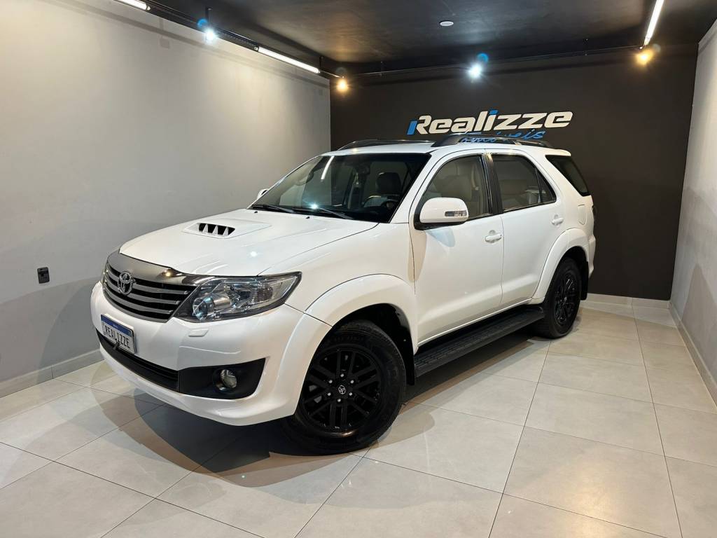 Toyota Hilux 3.0 SRV D4-D 4X4 TDI DIESEL AUT    2015