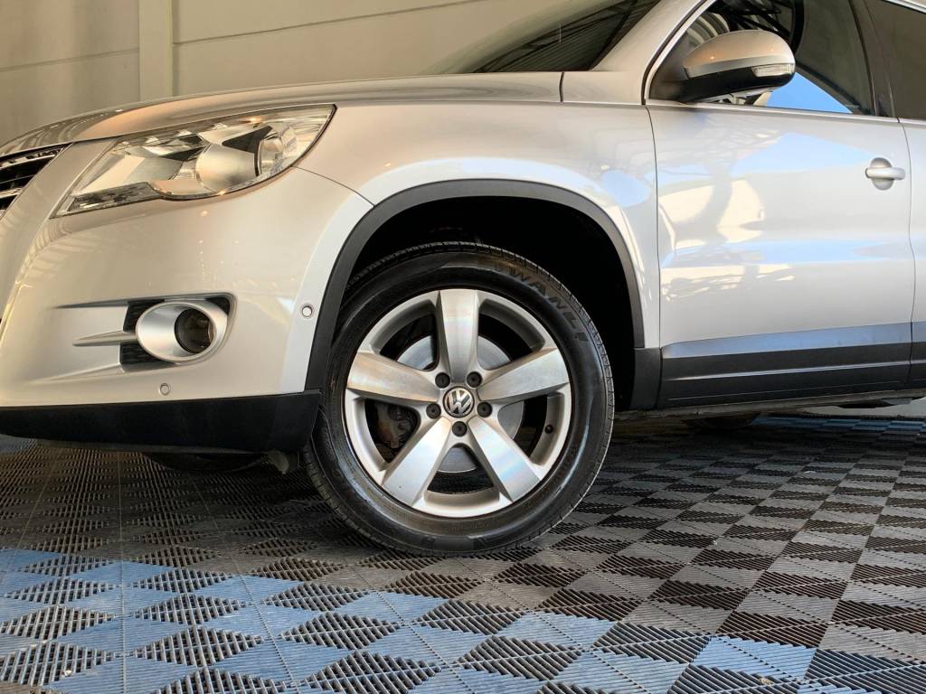 Volkswagen Tiguan 2.0 tsi    2011