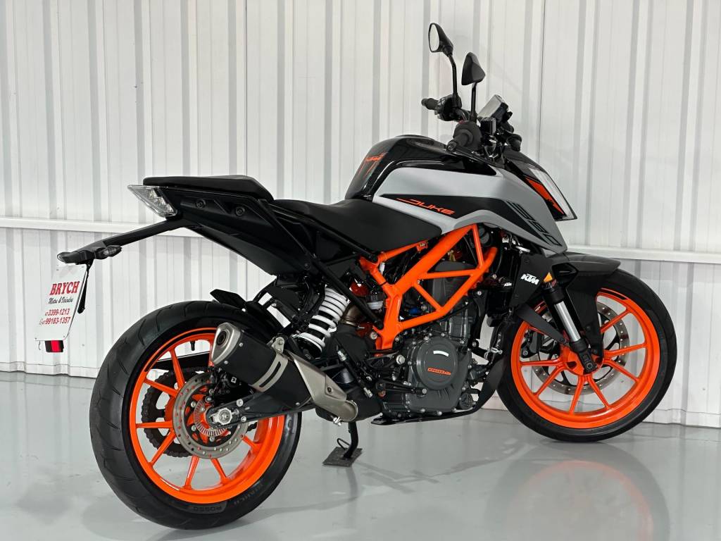 KTM Duke 390 abs    2023