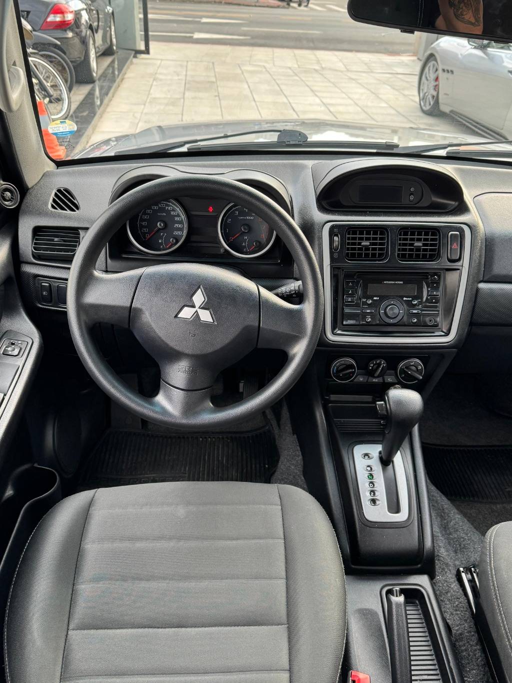 Mitsubishi Pajero Tr4 2.0 flex 16v 4x2 aut.    2015