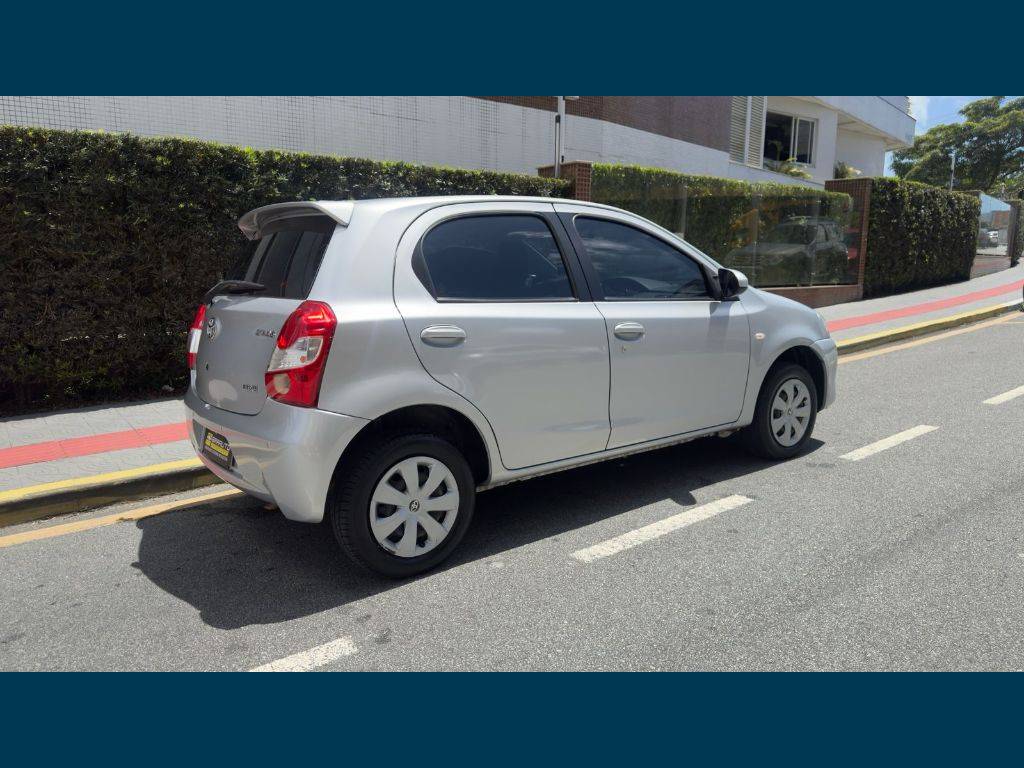 Toyota Etios Xs 1.5 flex 16v 5p aut.    2017