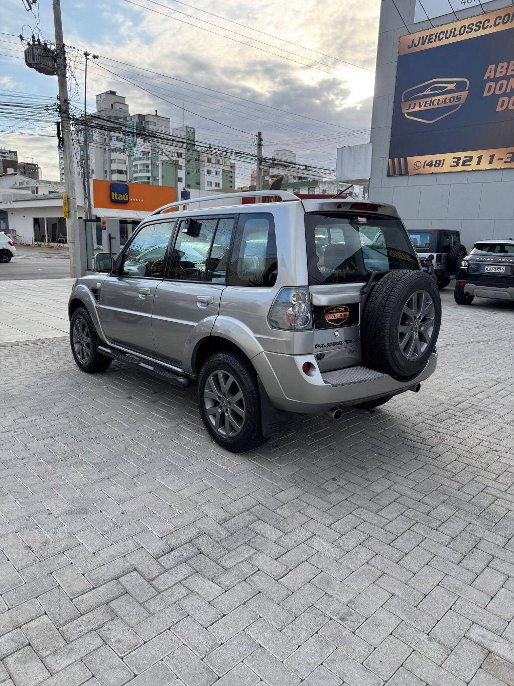 Mitsubishi Pajero Tr4 2.0 flex 16v 4x2 aut.    2015