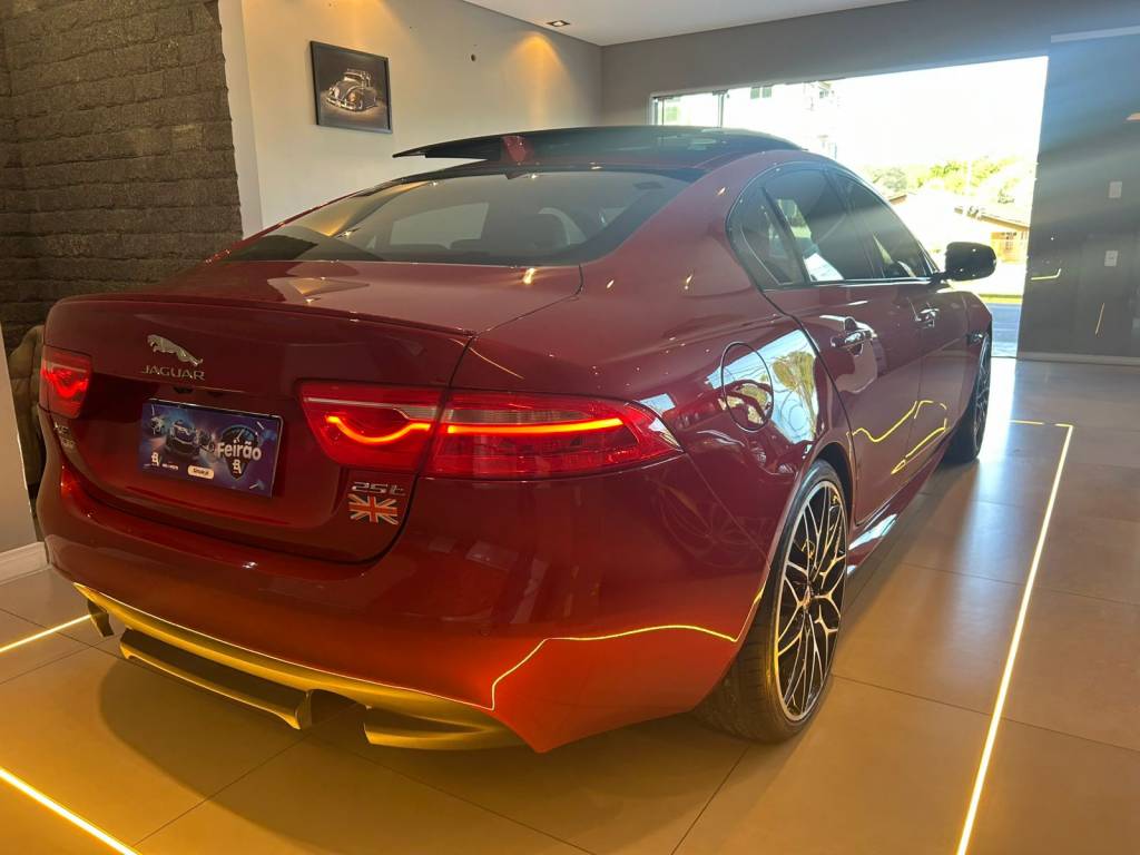 Jaguar XE 2.0 jaguar 2017 16v    2017