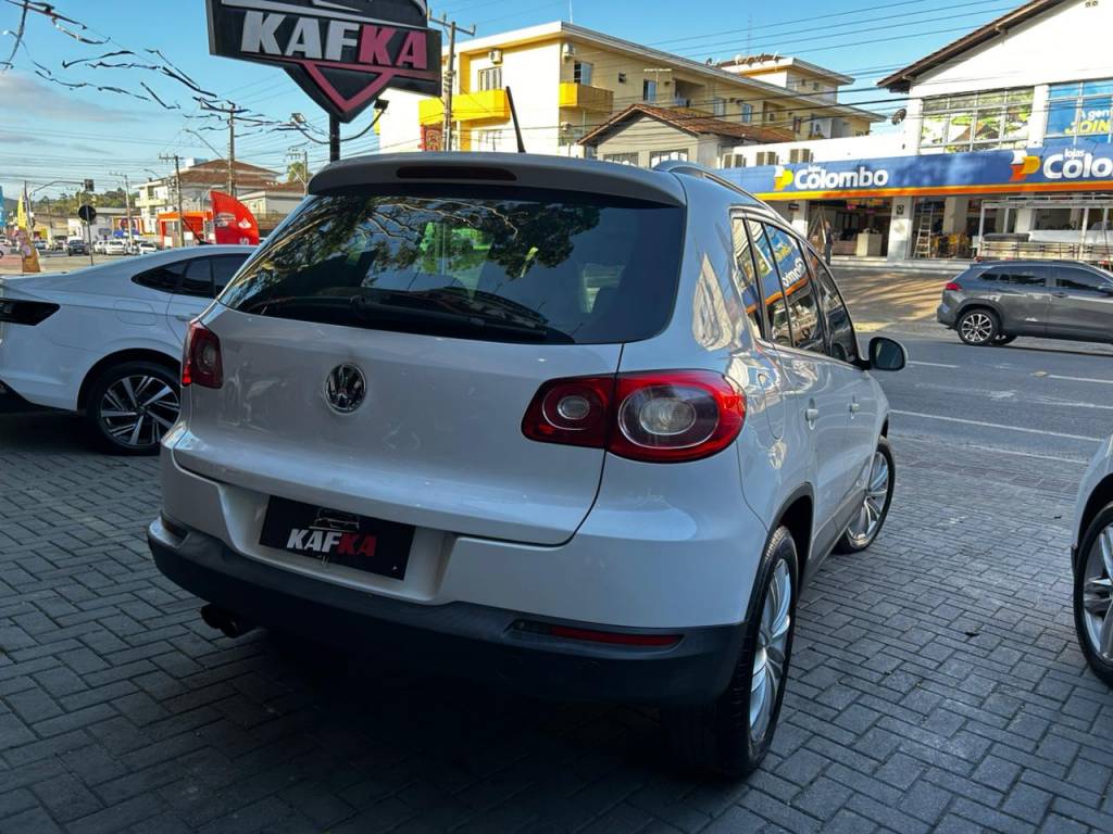 Volkswagen Tiguan 2.0 16v    2011