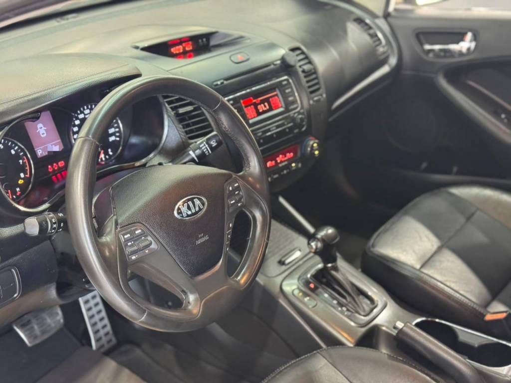 Kia Cerato 1.6 flex aut. 16v    2015