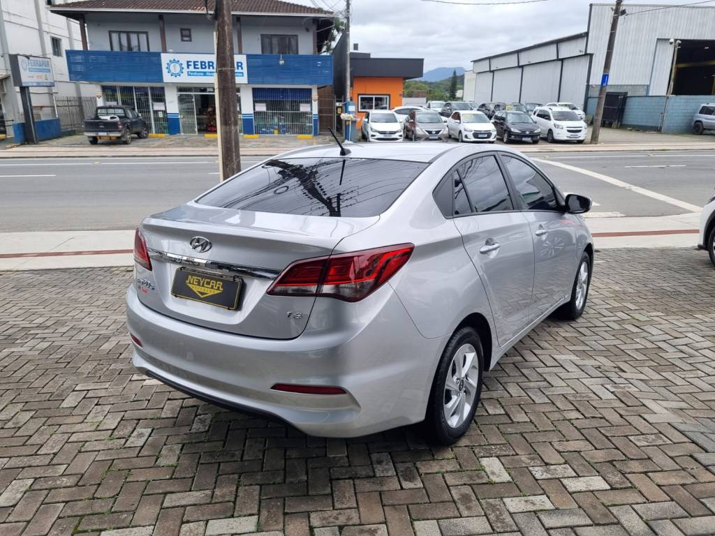 Hyundai HB20S Comfort 1.6 flex manual    2016