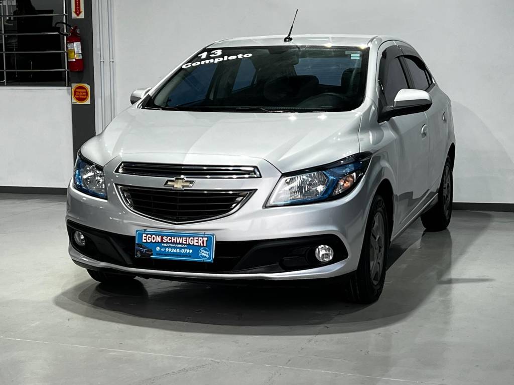 Chevrolet Onix 1.4MT LT    2013